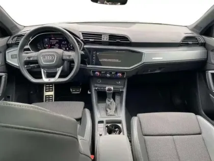 Photo 7 Audi Q3 35 TFSI 150 ch S tronic 7 S line