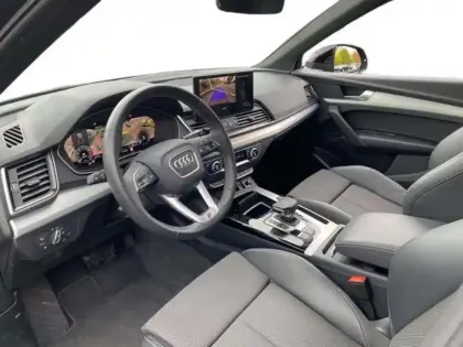 Photo 8 Audi Q5 50 TFSIe 299 S tronic 7 Quattro Black Edition