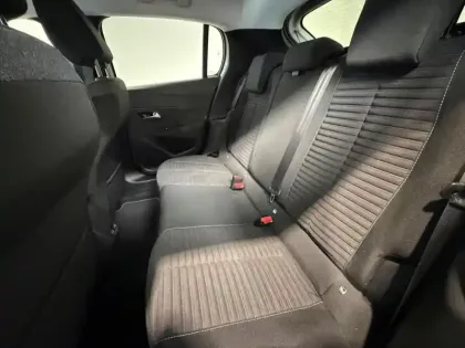 Photo 9 Peugeot 208  e- 136ch Style