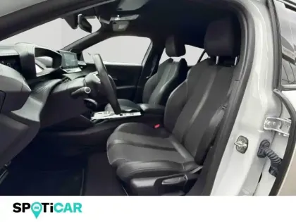 Photo 10 Peugeot 2008  e- 136ch GT