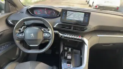 Photo 11 Peugeot 3008  PureTech 130ch S&S EAT8