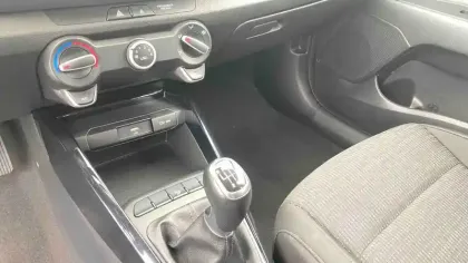 Photo 15 Kia Stonic  1.0 T-GDi 100 ch BVM6