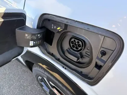 Photo 36 Peugeot 3008  Electrique 210 ch 73 kWh