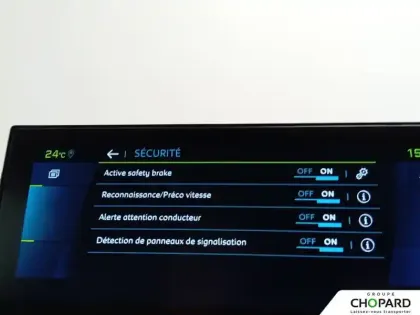 Photo 16 Peugeot 3008  Hybrid 225 e-EAT8