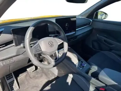 Photo 8 Volkswagen T-roc 1.5 eTSI Hybrid 150 ch DSG7 R-Line