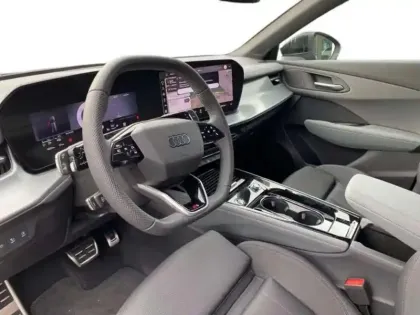 Photo 14 Audi Q3 SB E HYBRID 272 CH S tronic 6