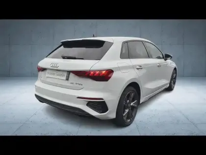 Photo 5 Audi A3  Sportback 45 TFSI e 245ch Competition S tronic 6
