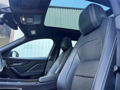 Photo 53 Jaguar F-Pace 2.0 D - 180 CH  AWD BVA8