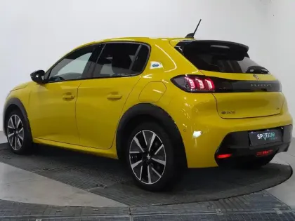 Photo 8 Peugeot 208  e- 136ch GT