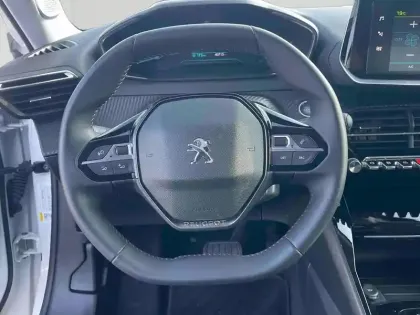 Photo 11 Peugeot 2008  e- 136ch Allure
