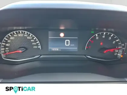 Photo 14 Peugeot 2008  1.2 PureTech 100ch S&S Style