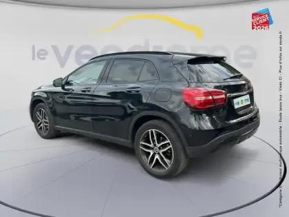 Photo 7 Mercedes GLA  180 122ch Inspiration 7G-DCT Euro6d-T