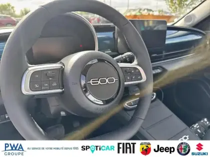 Photo 11 Fiat 600  1.2 Hybrid Turbo 110ch Icône eDCT6 GARANTIE 8 ANS CONSTRUCTEUR