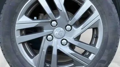 Photo 9 Peugeot 208  PureTech 75 S&S BVM5