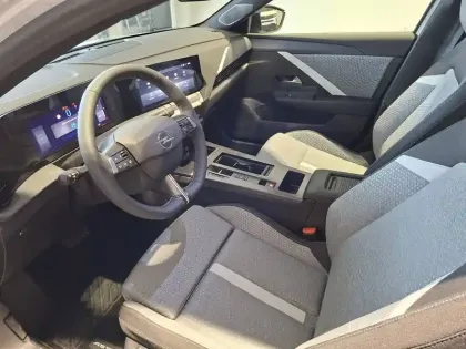 Photo 24 Opel Astra  Sports Tourer 1.2 Turbo Hybride 145 ch Automatique