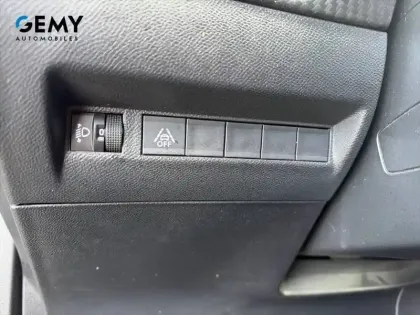 Photo 18 Peugeot 2008  Electrique 136 ch