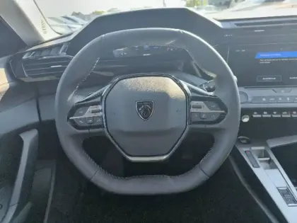 Photo 8 Peugeot 308  Hybrid 145 e-DCS6