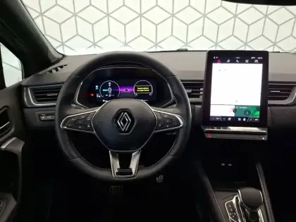 Photo 13 Renault Captur  E-Tech full hybrid 145 ch