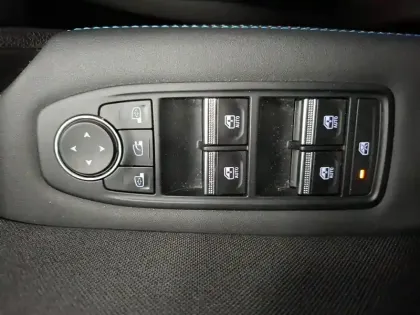 Photo 15 Renault Captur  E-Tech full hybrid 145 ch