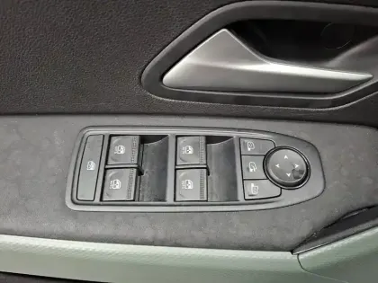 Photo 24 Dacia Duster  Hybrid 140