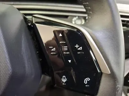 Photo 14 Peugeot 3008  Electrique 210 ch 73 kWh