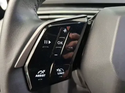 Photo 13 Peugeot 3008  Electrique 210 ch 73 kWh