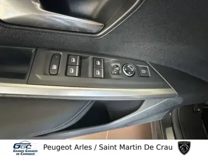 Photo 16 Peugeot 5008  Hybrid 136 e-DCS6