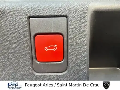 Photo 14 Peugeot 5008  Hybrid 136 e-DCS6