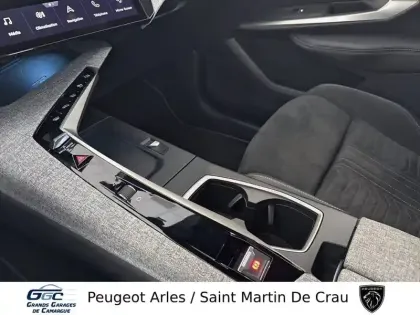 Photo 28 Peugeot 5008  Hybrid 136 e-DCS6