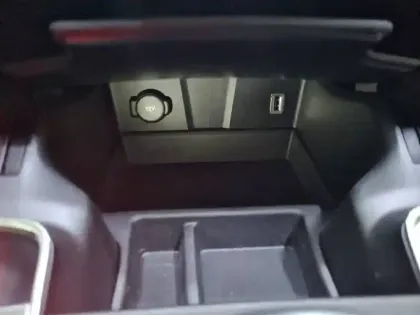 Photo 33 DS DS 7 DS7 Crossback Hybride E-Tense 300 EAT8 4x4