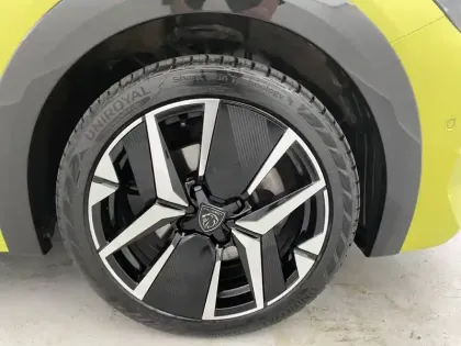 Photo 17 Peugeot 208  PureTech 100 S&S BVM6