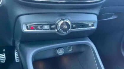 Photo 8 Volvo XC40  T5 Recharge 180+82 ch DCT7