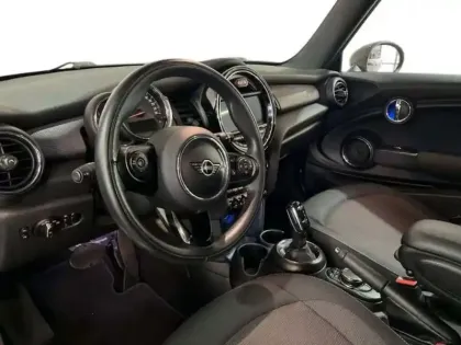 Photo 8 Mini Mini F56 LCI Hatch 3 Portes Cooper 136 ch BVA7 Chili