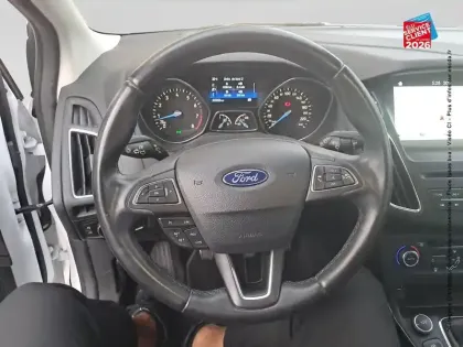 Photo 11 Ford Focus  1.0 EcoBoost 125ch Stop&Start Executive