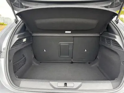 Photo 13 Peugeot 308  1.2 Hybrid 145ch GT e-DCS6
