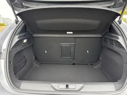 Photo 23 Peugeot 308  1.2 Hybrid 145ch GT e-DCS6