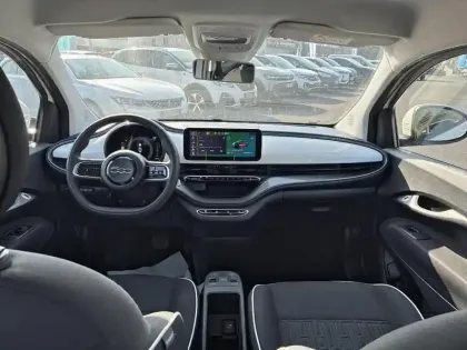 Photo 57 Fiat 500  e 95ch MY23 BERLINE 23.8 KWH