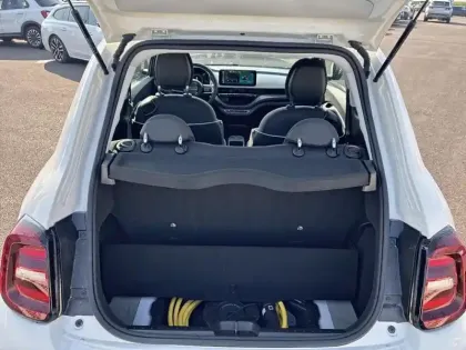 Photo 56 Fiat 500  e 95ch MY23 BERLINE 23.8 KWH