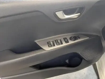 Photo 5 Kia Rio  1.0 T-GDI 120ch MHEV GT-Line iBVM6