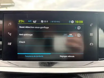 Photo 21 Peugeot 208  Electrique 50 kWh 136ch