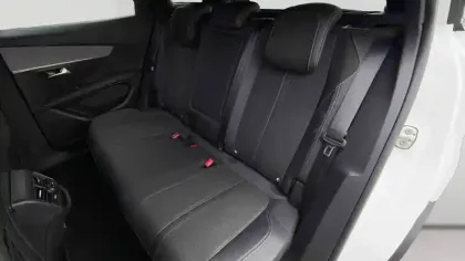 Photo 20 Peugeot 3008  PureTech 130ch S&S EAT8