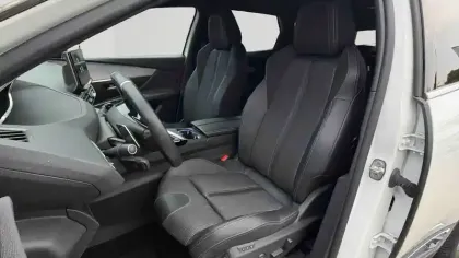 Photo 11 Peugeot 3008  PureTech 130ch S&S EAT8