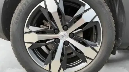 Photo 10 Peugeot 3008  PureTech 130ch S&S EAT8