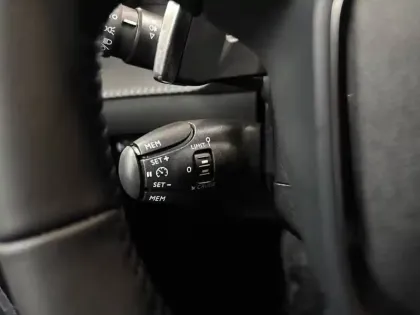 Photo 17 Peugeot 208  Hybrid 110 e-DCS6
