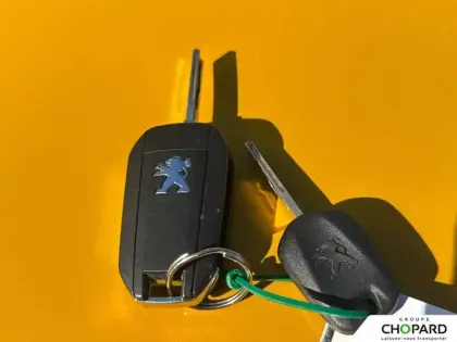 Photo 20 Peugeot 208  PureTech 75 S&S BVM5