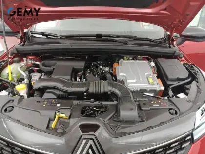 Photo 14 Renault Clio  E-Tech full hybrid 145