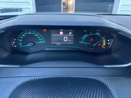 Photo 9 Peugeot 2008  Hybrid 110 ch e-DCS6