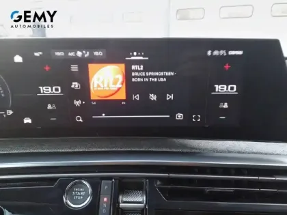 Photo 17 Peugeot 5008  Hybrid 136 e-DCS6