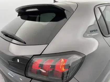 Photo 24 Peugeot 208  PureTech 75 S&S BVM5