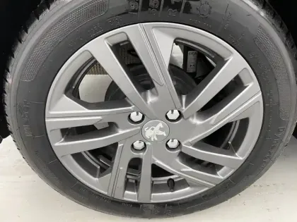 Photo 18 Peugeot 208  PureTech 75 S&S BVM5
